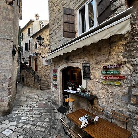Athos Guesthouse Kotor Exterior foto