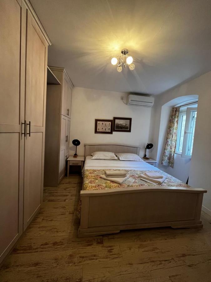 Athos Guesthouse Kotor Exterior foto