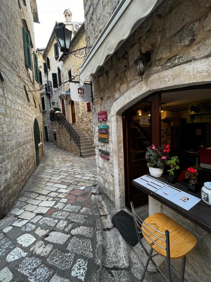 Athos Guesthouse Kotor Exterior foto