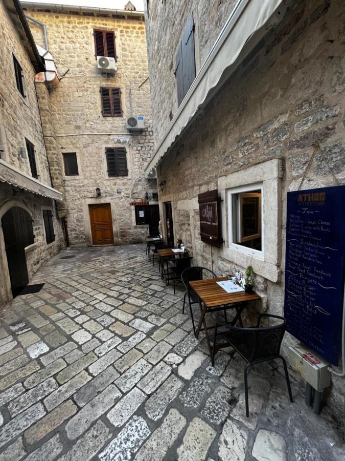 Athos Guesthouse Kotor Exterior foto
