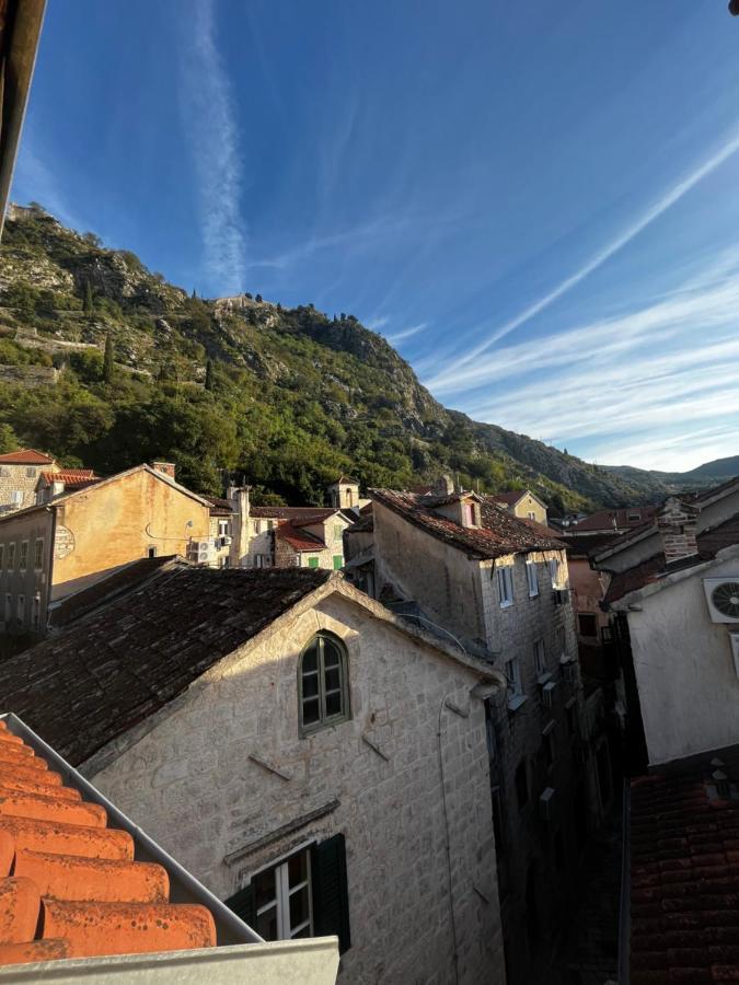 Athos Guesthouse Kotor Exterior foto
