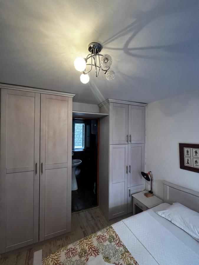 Athos Guesthouse Kotor Exterior foto